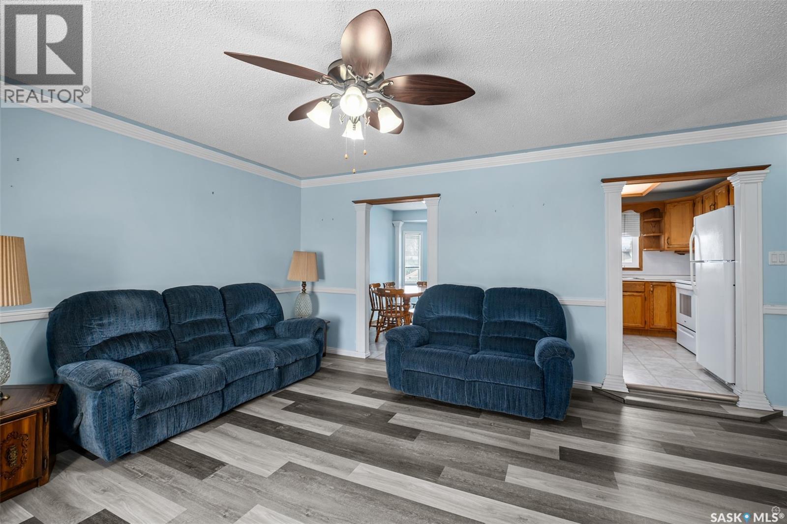3113 Dunn Drive, Prince Albert, SK - Indoor Photo Showing Living Room