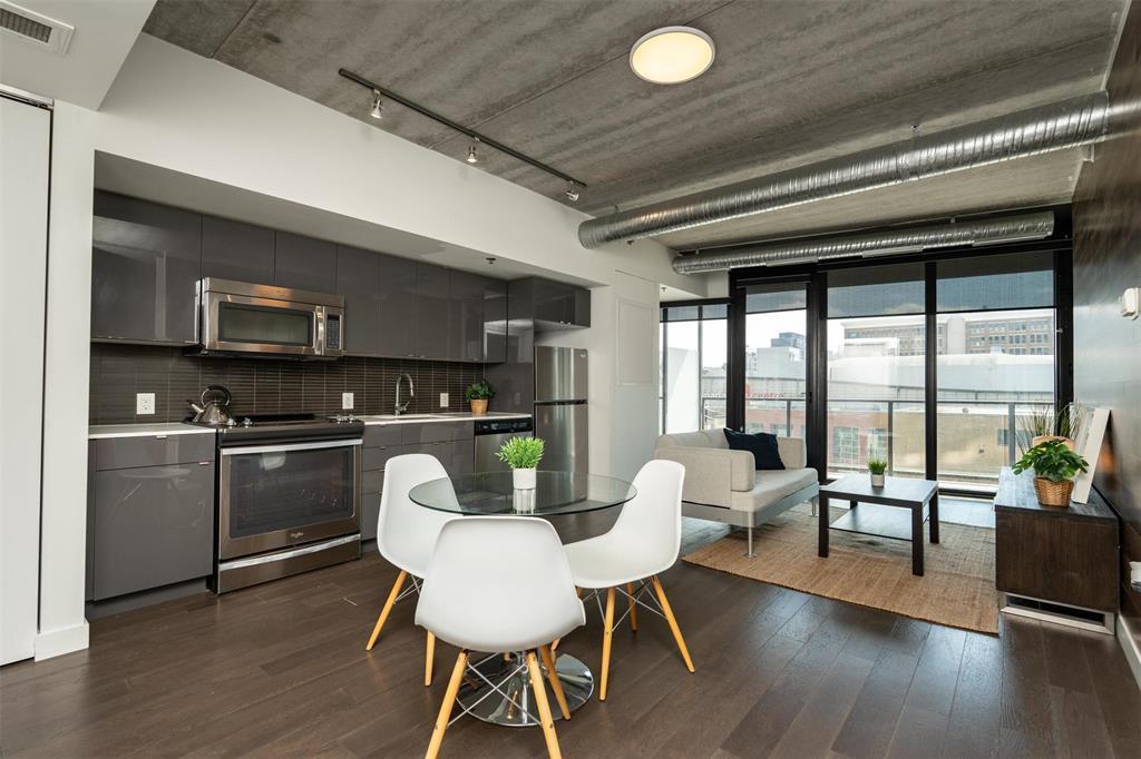 605 311 Hargrave Street, Winnipeg, MB - Indoor