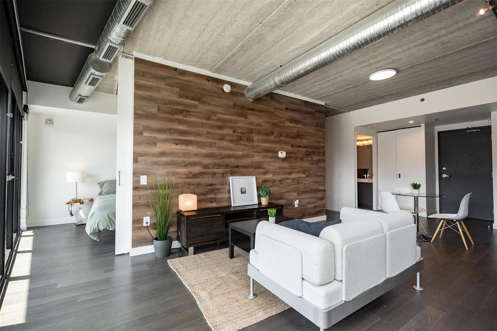 605 311 Hargrave Street, Winnipeg, MB - Indoor