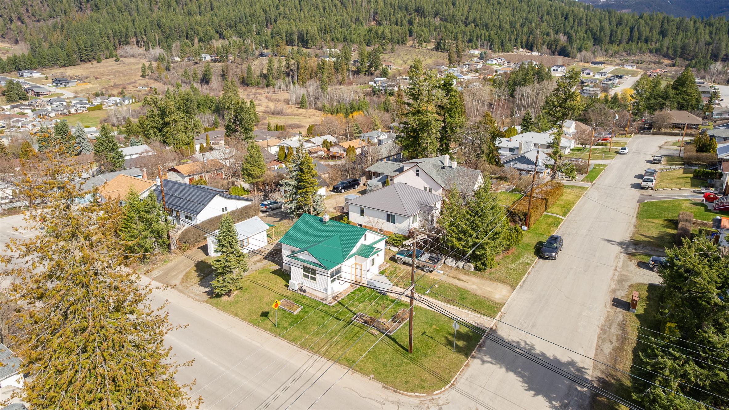 1006 Murdoch Street, Creston, BC