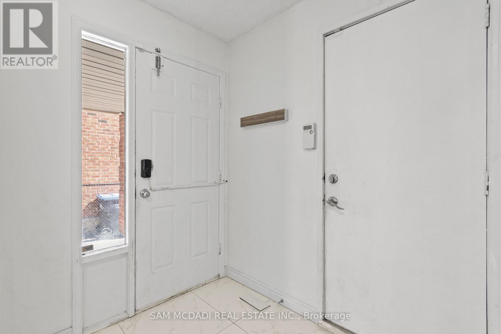 Garage Entry - 6282 Camgreen Circle, Mississauga, ON - Indoor Photo Showing Other Room
