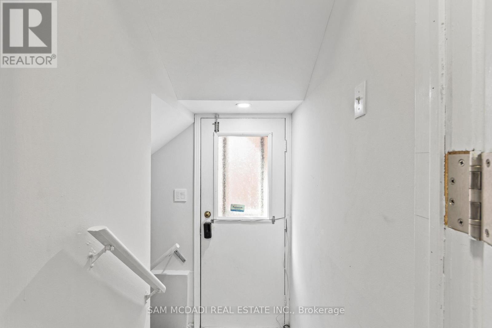Separate Entrance to the basement - 6282 Camgreen Circle, Mississauga, ON - Other