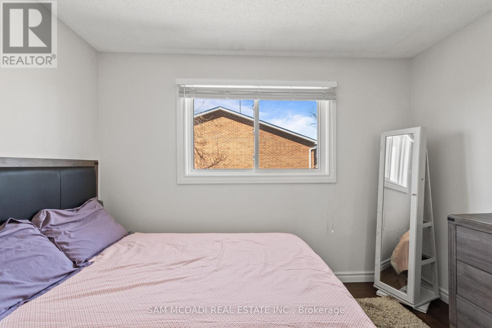 6282 Camgreen Circle, Mississauga, ON - Indoor Photo Showing Bedroom
