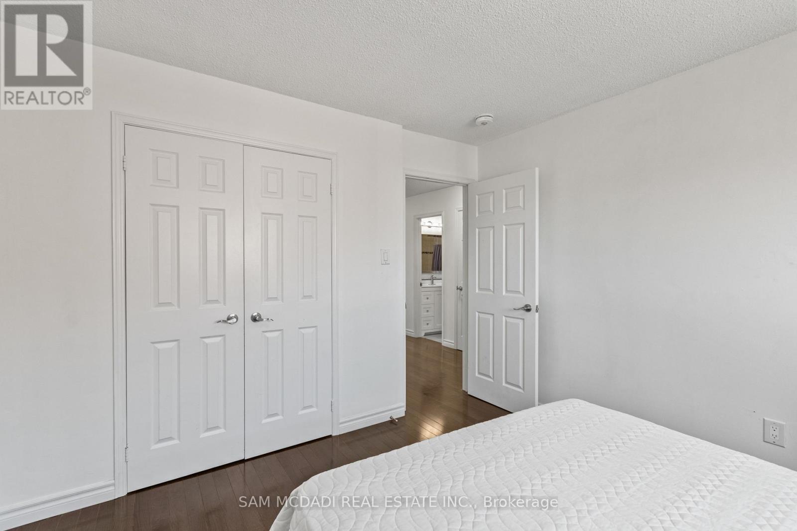 6282 Camgreen Circle, Mississauga, ON - Indoor Photo Showing Bedroom