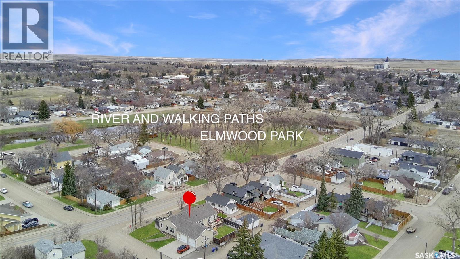 808 Chaplin Street, Swift Current, SK - Outdoor With View