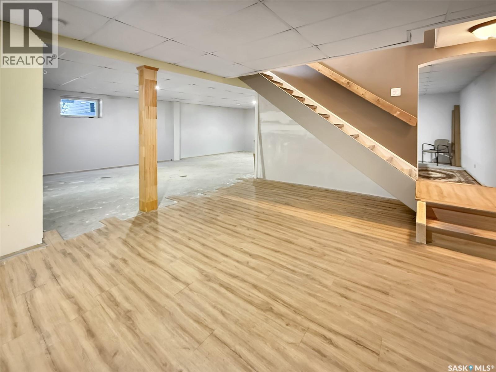 808 Chaplin Street, Swift Current, SK - Indoor