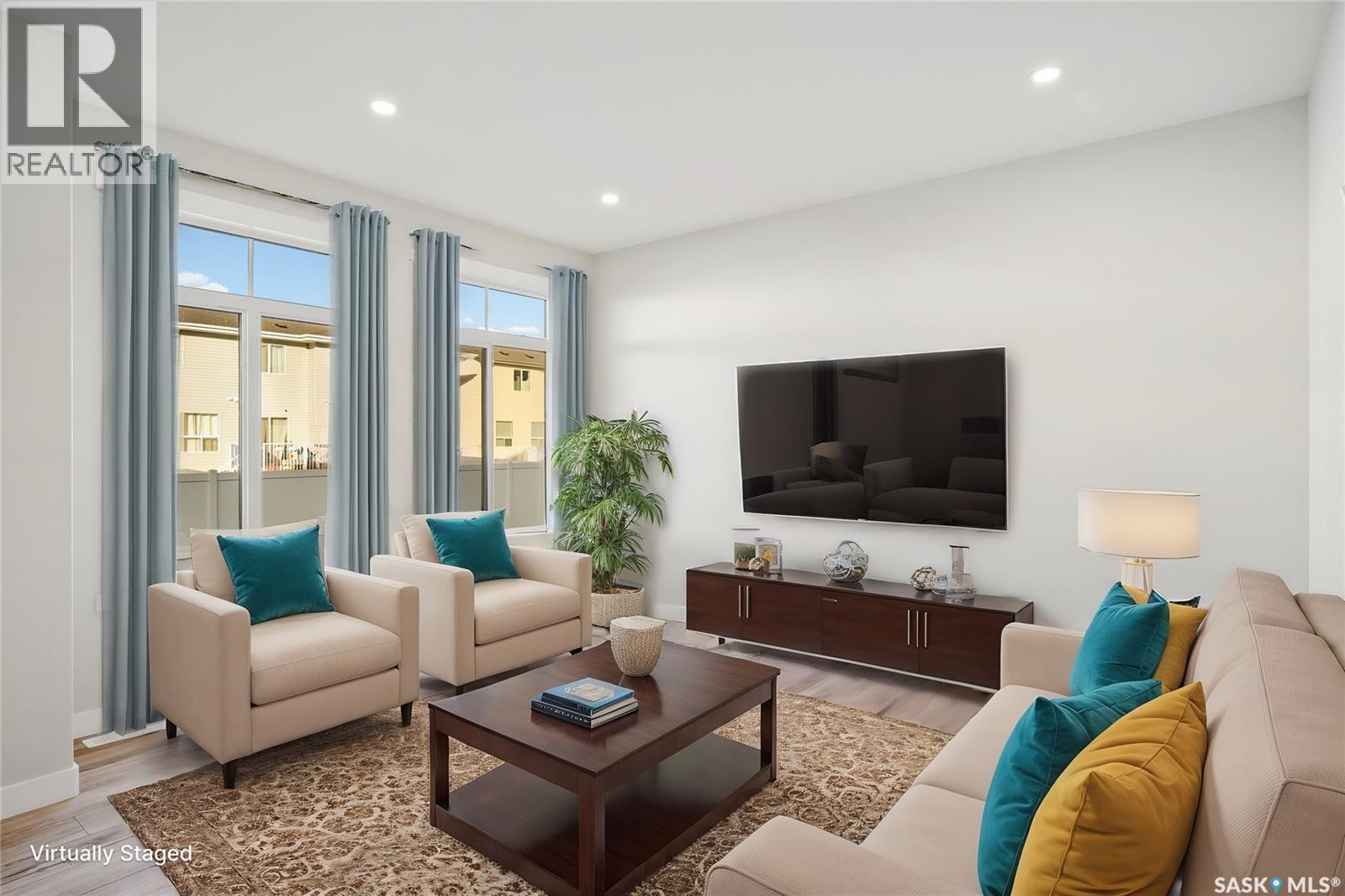 439 Kinloch Crescent, Saskatoon, SK - Indoor Photo Showing Living Room