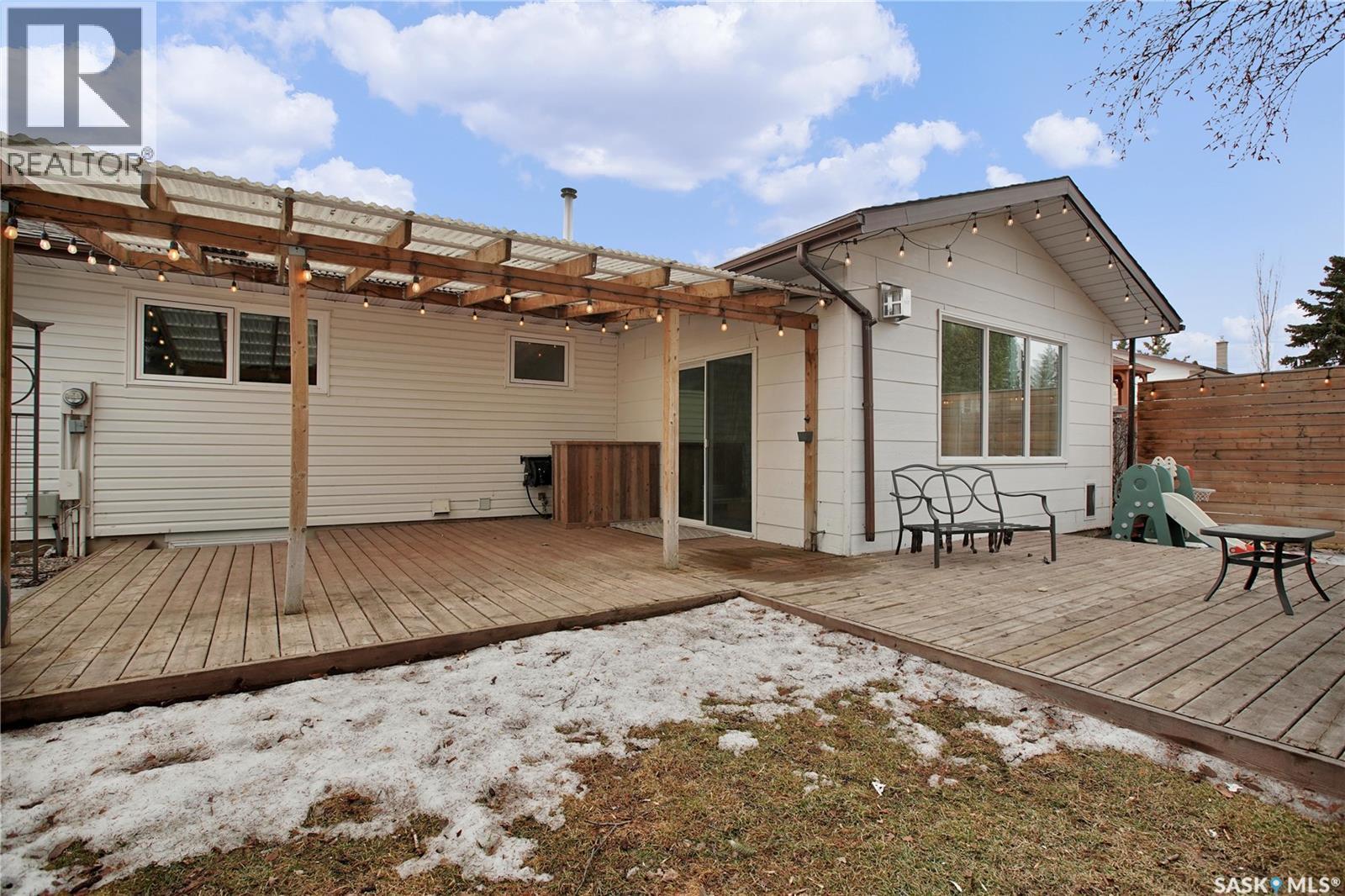 226 Candle Crescent, Saskatoon, SK - Outdoor With Deck Patio Veranda With Exterior