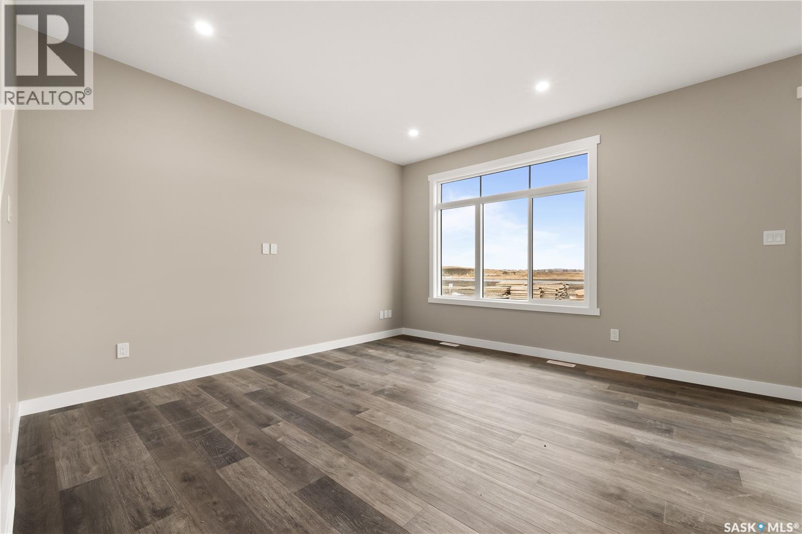 315 Veterans Drive, Warman, SK - Indoor Photo Showing Other Room