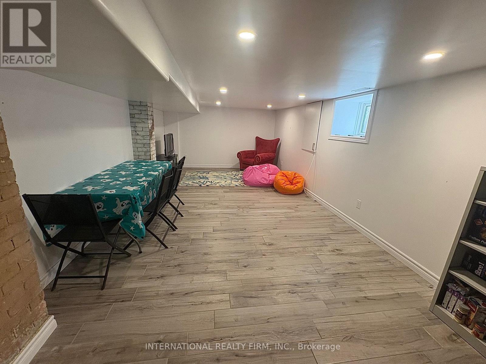 300 Locke Street S, Hamilton, ON - Indoor Photo Showing Other Room