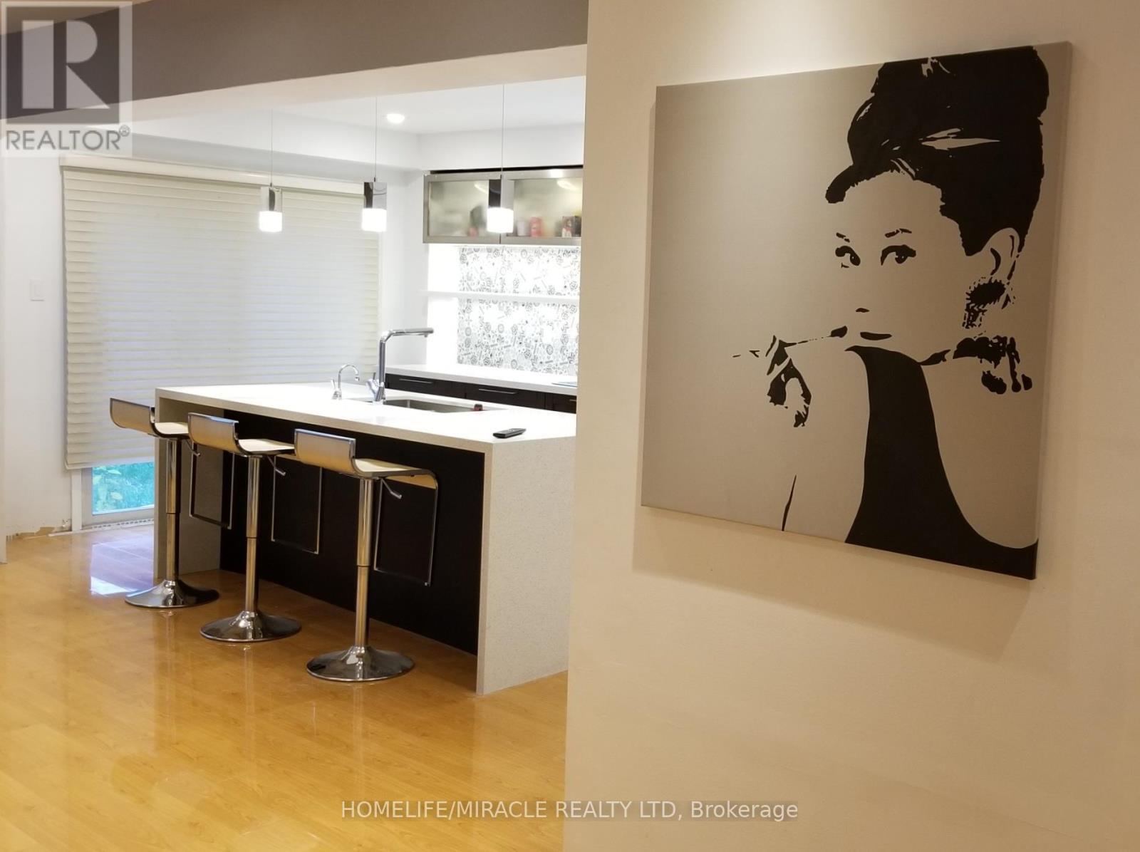 487 Wallenberg Crescent, Mississauga, ON - Indoor Photo Showing Other Room