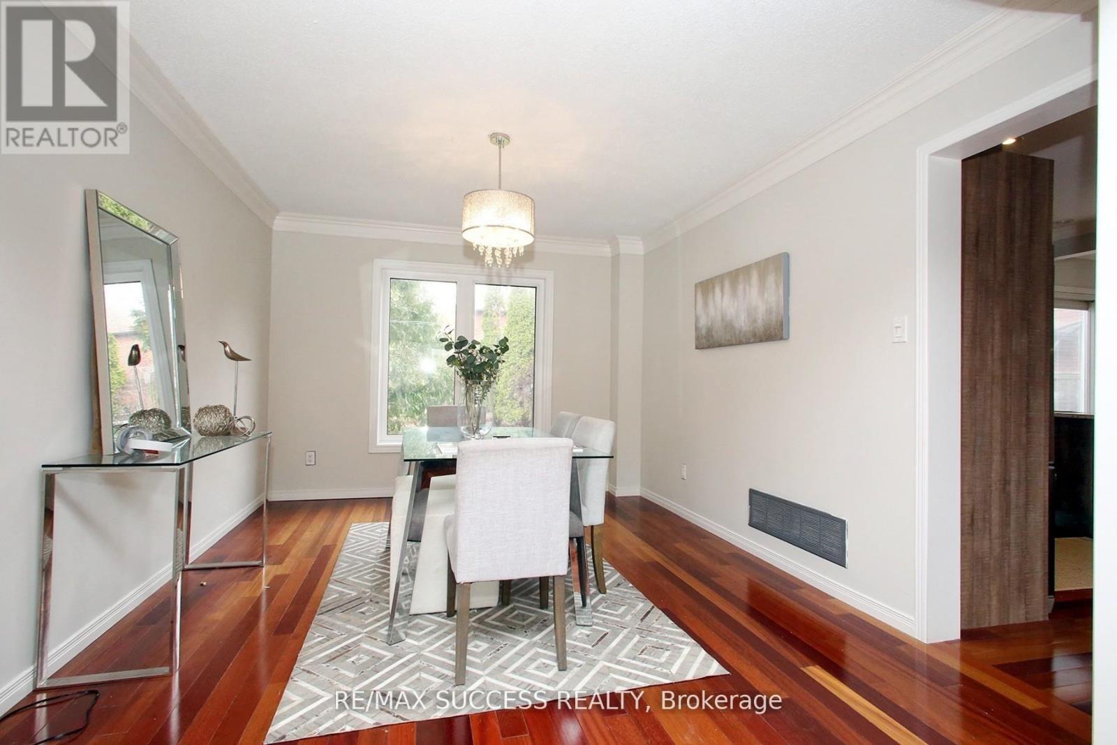 6643 Mockingbird Lane, Mississauga, ON - Indoor