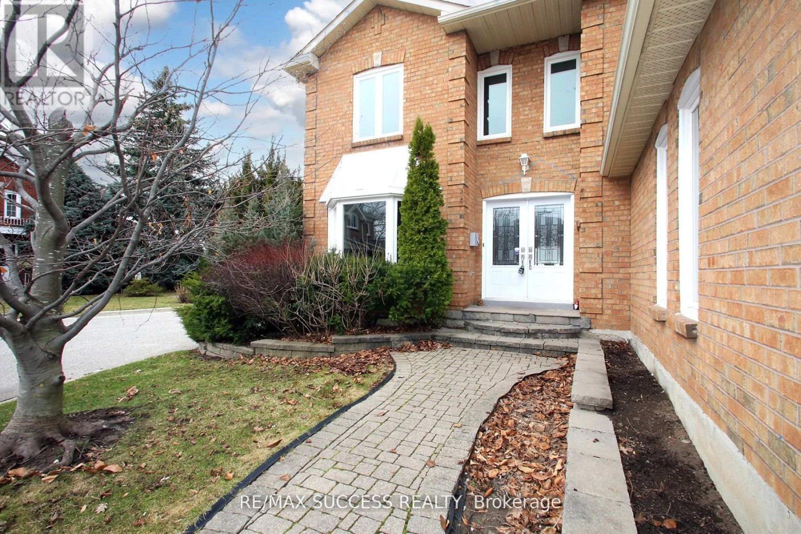 6643 Mockingbird Lane, Mississauga, ON - Outdoor
