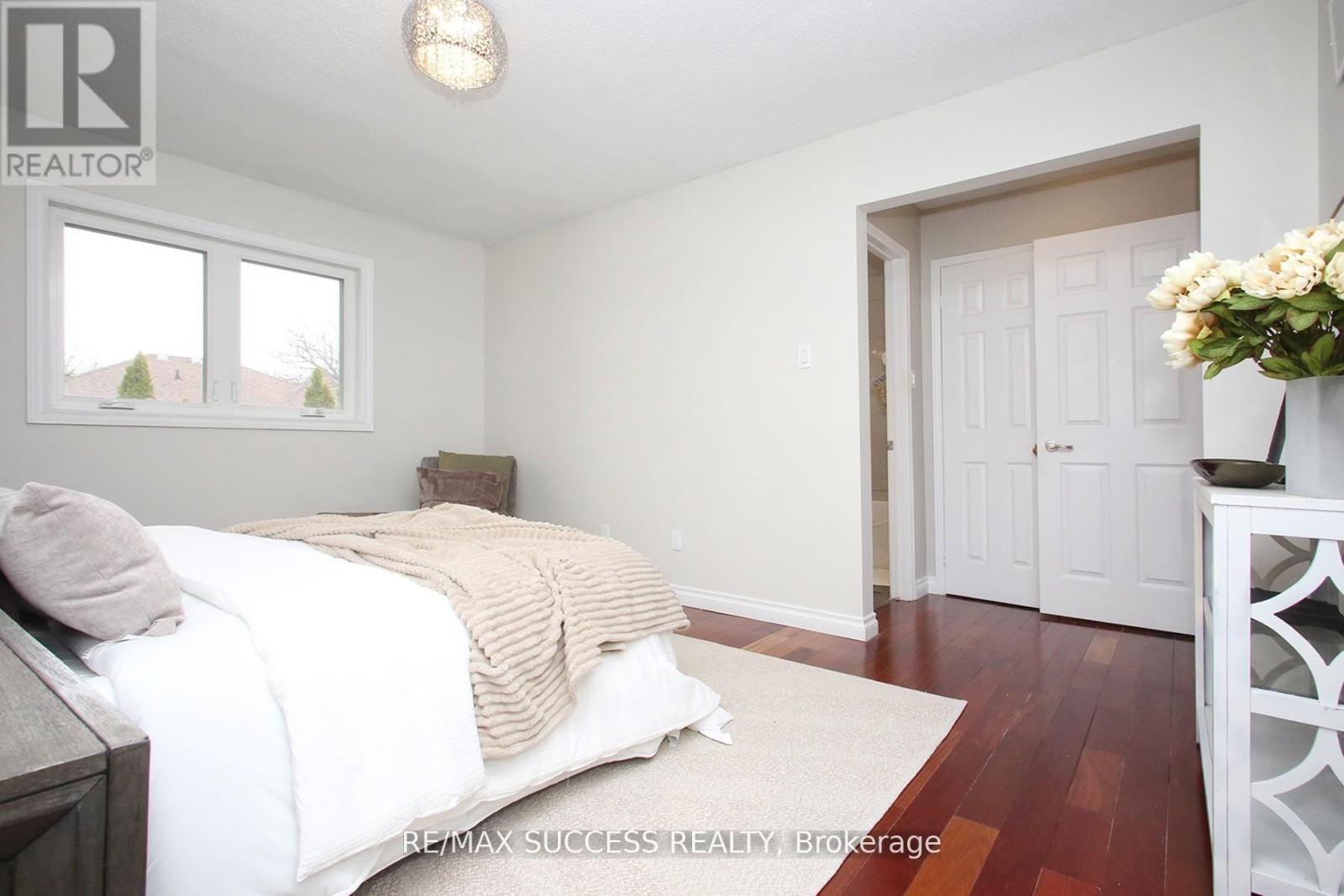 6643 Mockingbird Lane, Mississauga, ON - Indoor Photo Showing Bedroom