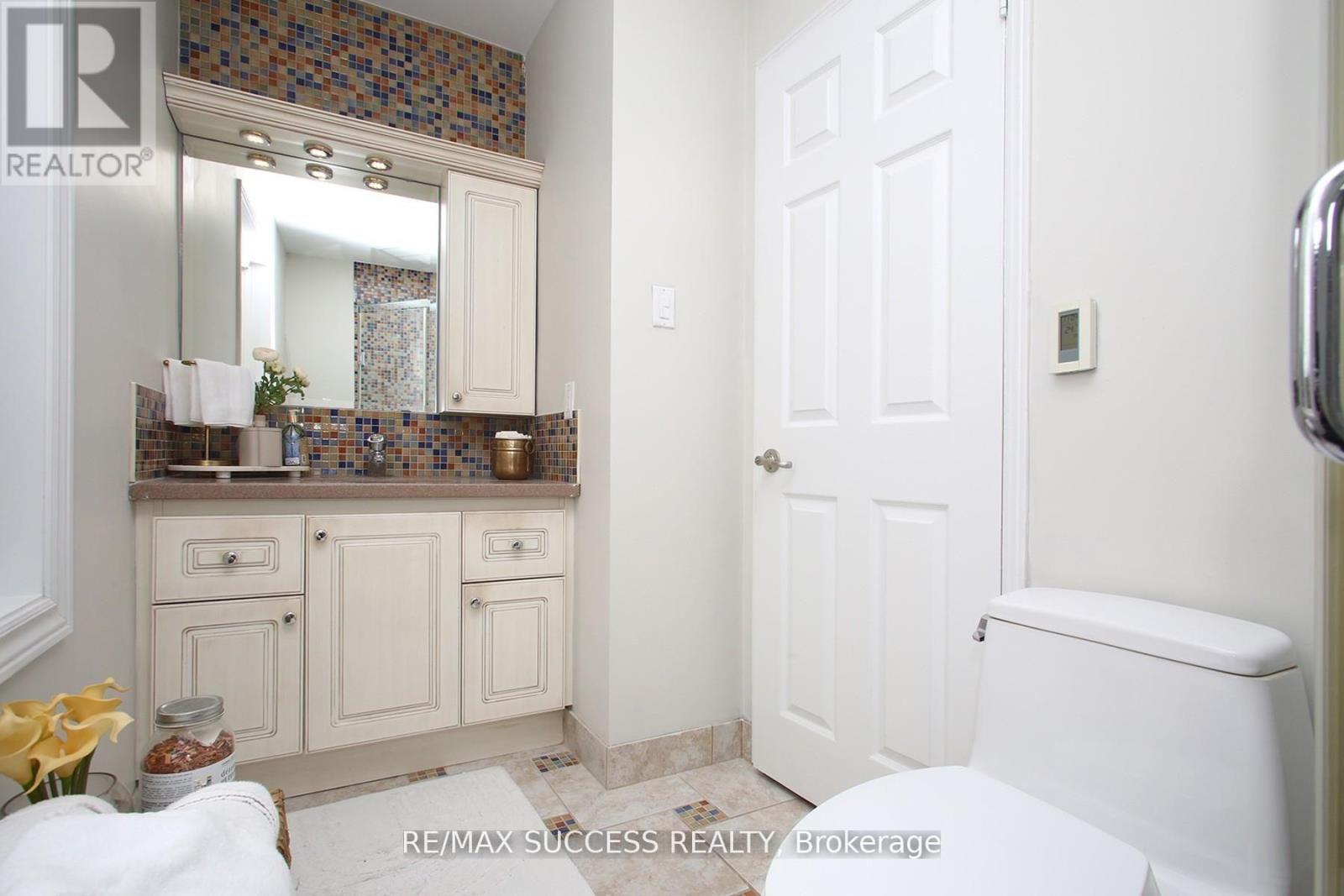 6643 Mockingbird Lane, Mississauga, ON - Indoor Photo Showing Bathroom