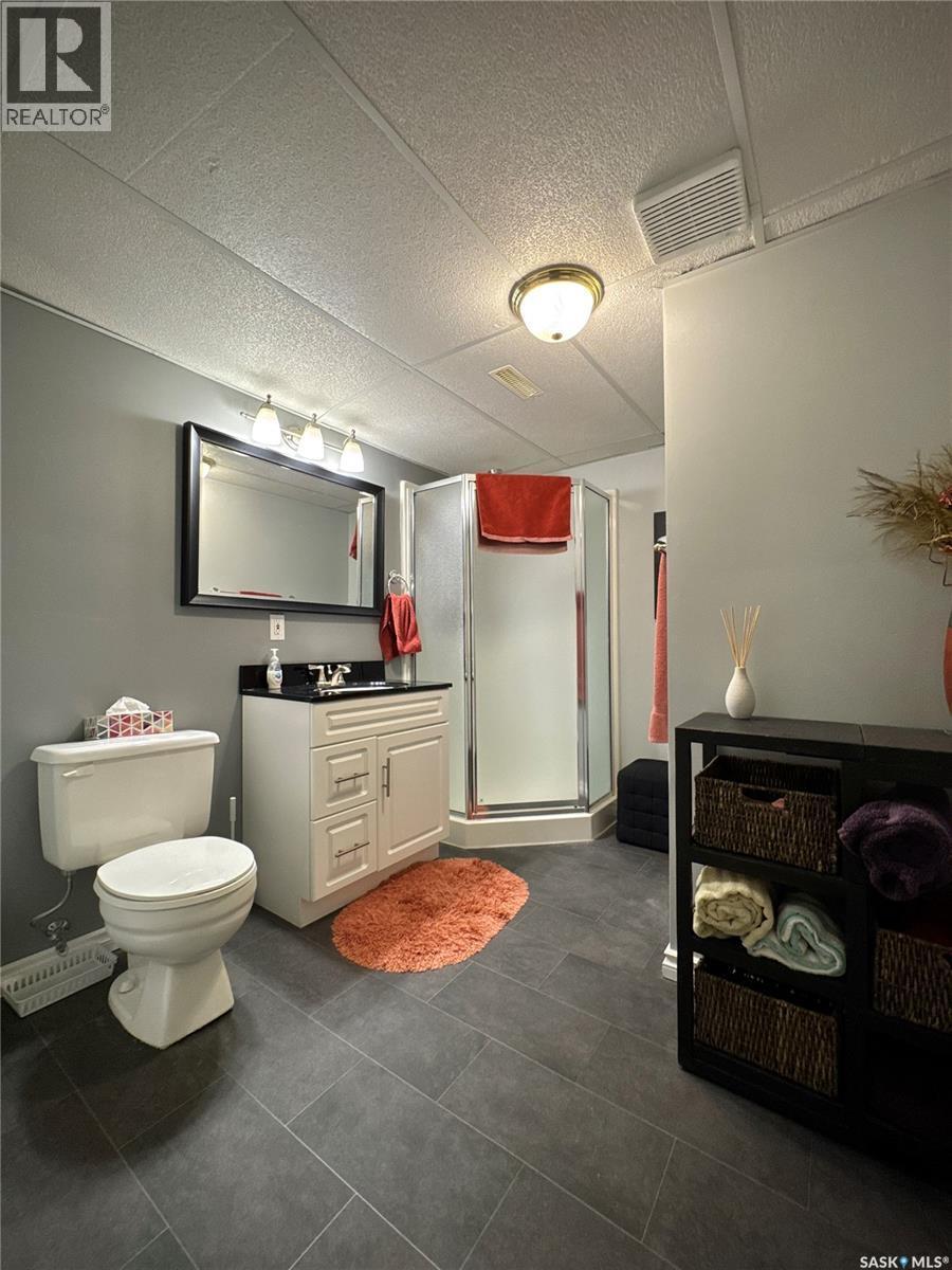 140 Morrison Drive, Yorkton, SK - Indoor Photo Showing Bathroom