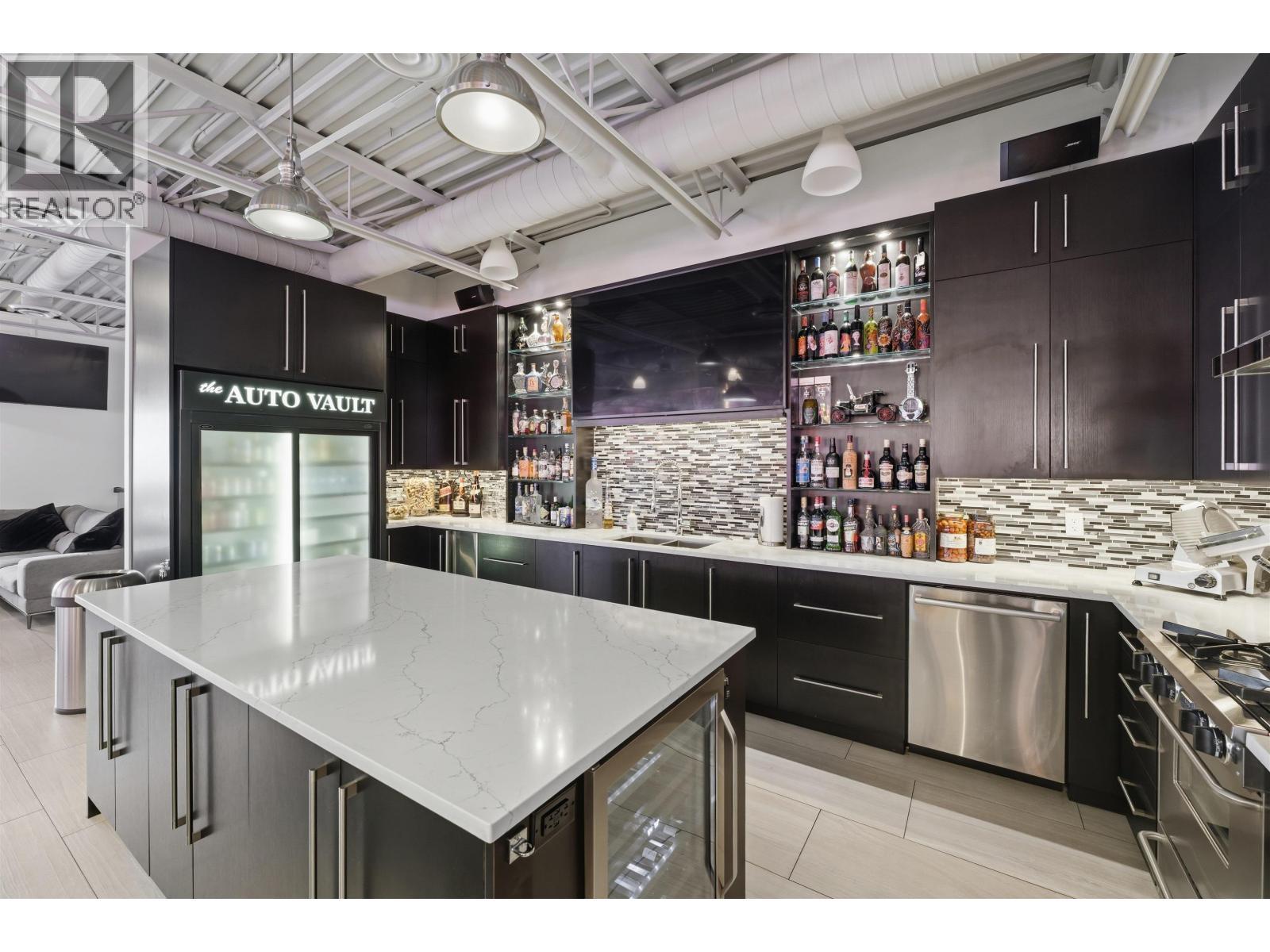 935 Sherwood Avenue, Coquitlam, BC