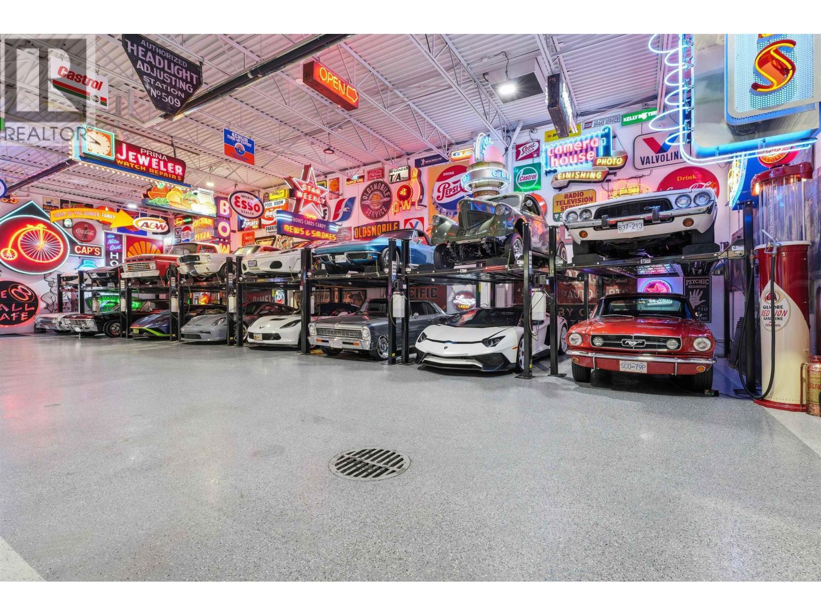 935 Sherwood Avenue, Coquitlam, BC