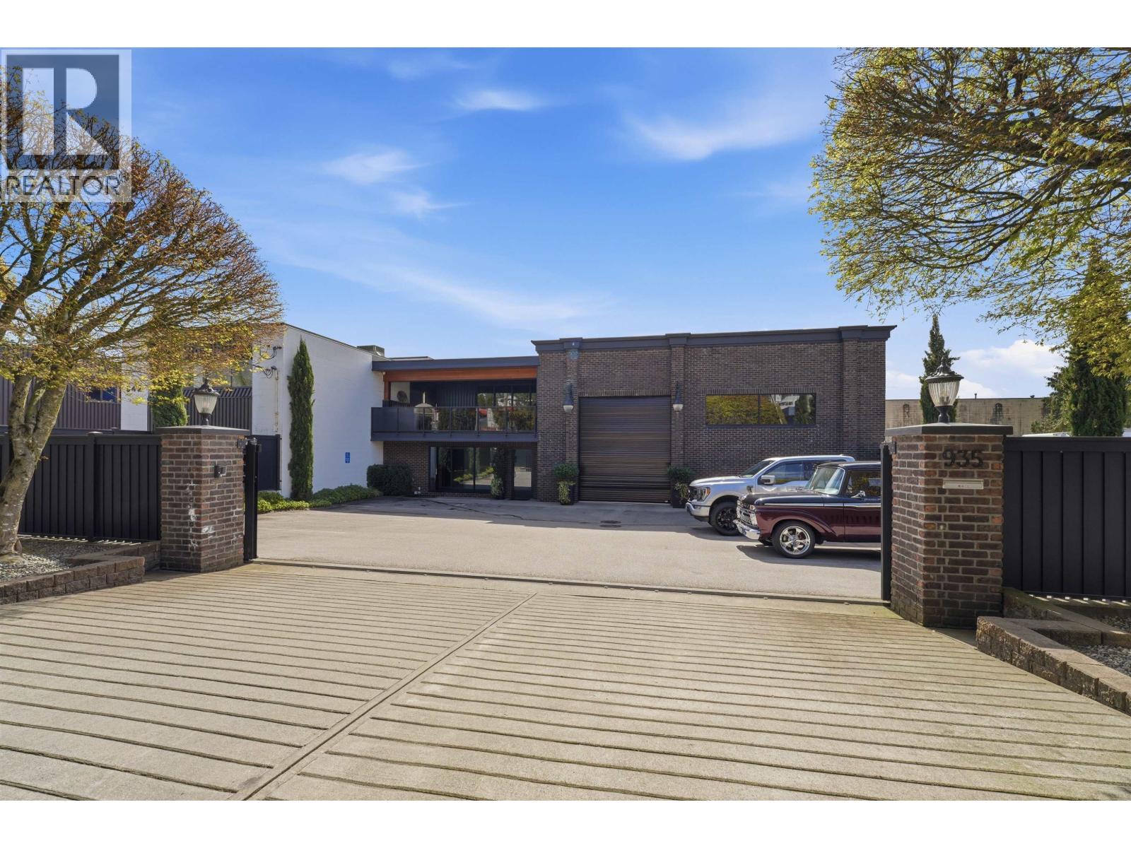 935 Sherwood Avenue, Coquitlam, BC