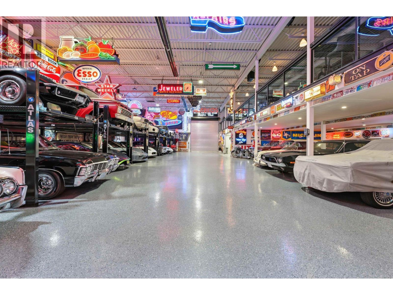 935 Sherwood Avenue, Coquitlam, BC