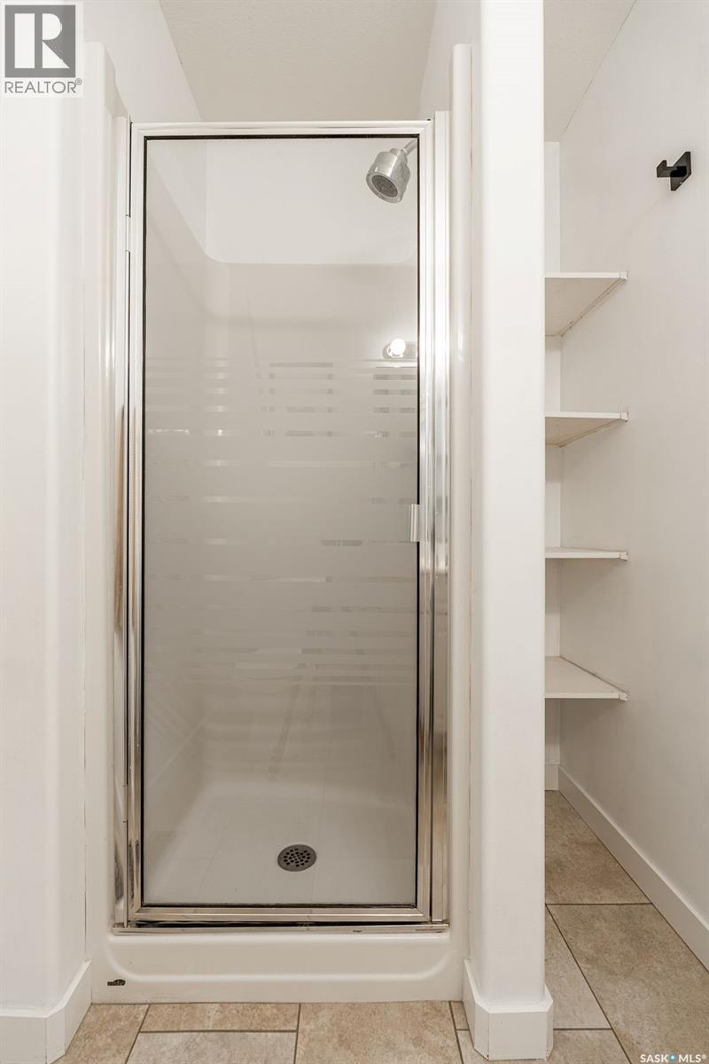 671 Fairbrother Place, Saskatoon, SK - Indoor Photo Showing Bathroom