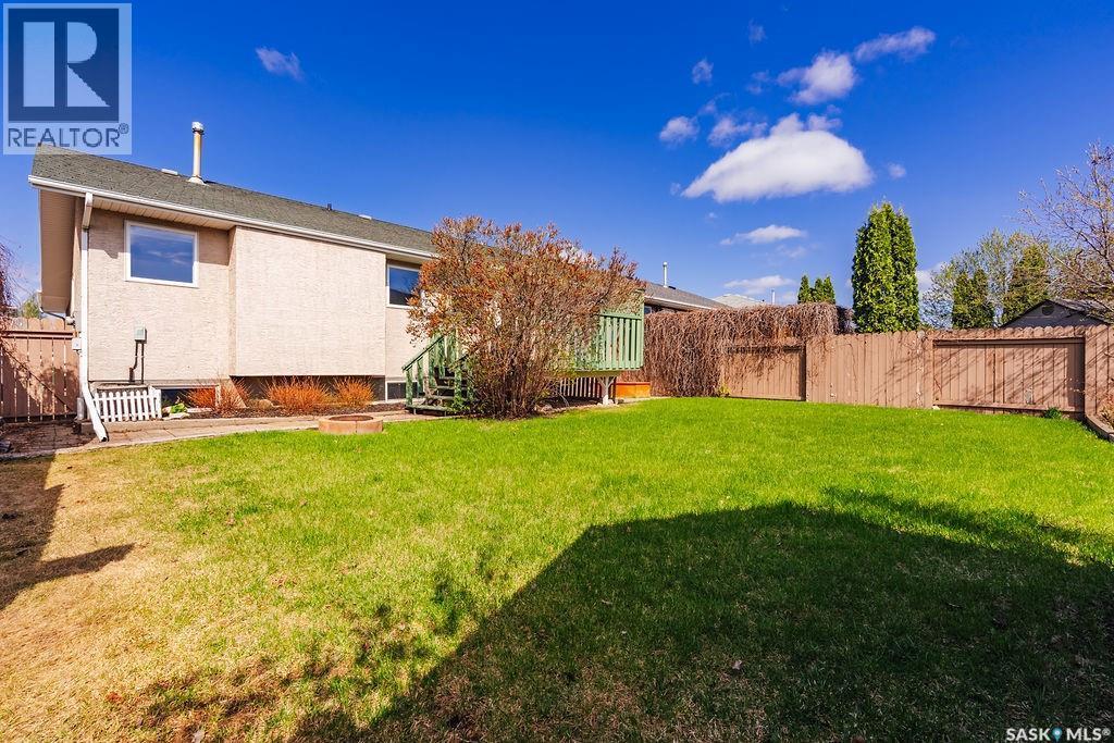 671 Fairbrother Place, Saskatoon, SK - Outdoor