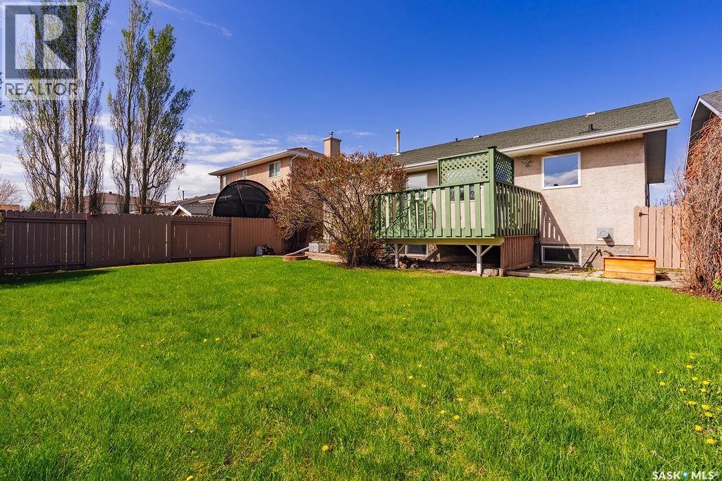 671 Fairbrother Place, Saskatoon, SK - Outdoor