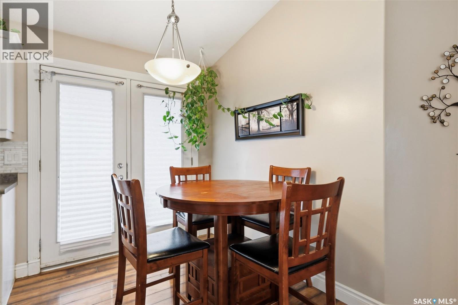 402 Overholt Crescent, Saskatoon, SK - Indoor Photo Showing Dining Room