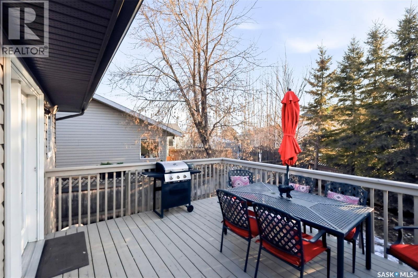 402 Overholt Crescent, Saskatoon, SK - Outdoor With Deck Patio Veranda With Exterior