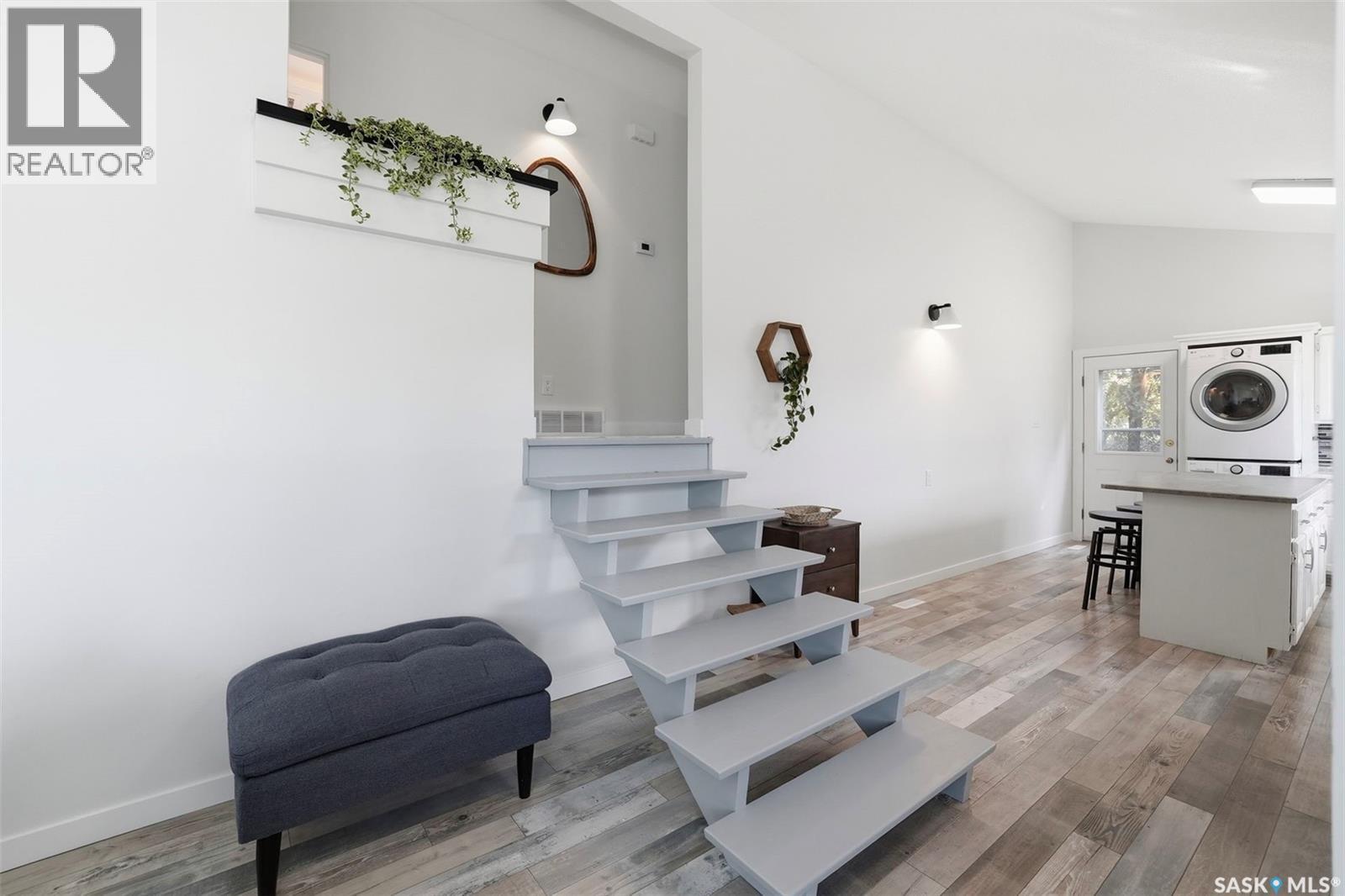 27 Lindsay Drive, Saskatoon, SK - Indoor