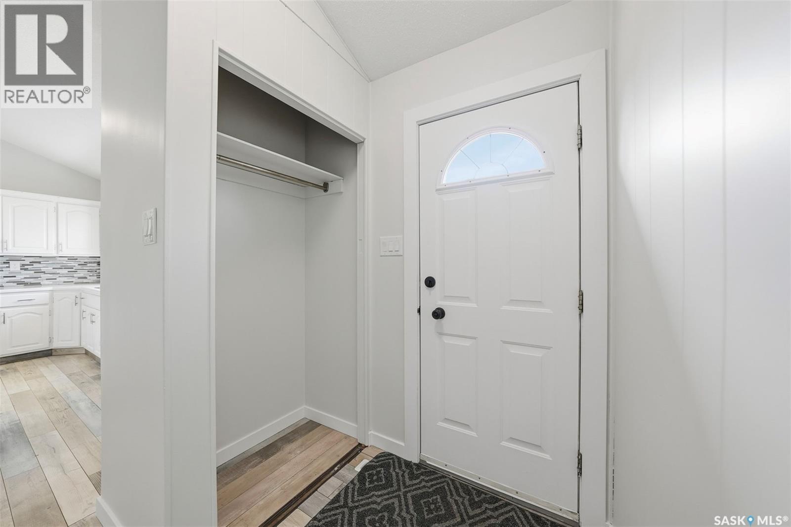 27 Lindsay Drive, Saskatoon, SK - Indoor Photo Showing Other Room