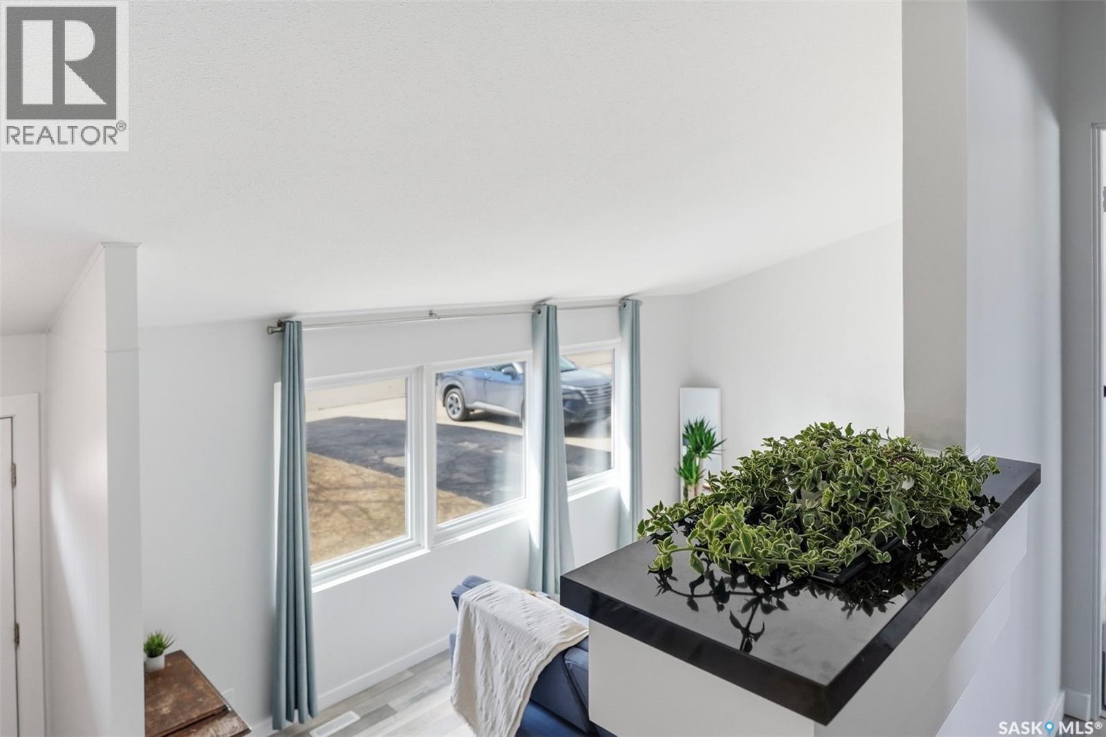 27 Lindsay Drive, Saskatoon, SK - Indoor