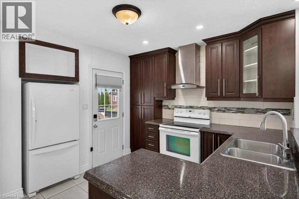 299 Britannia Avenue, Hamilton, ON - Indoor Photo Showing Kitchen With Double Sink