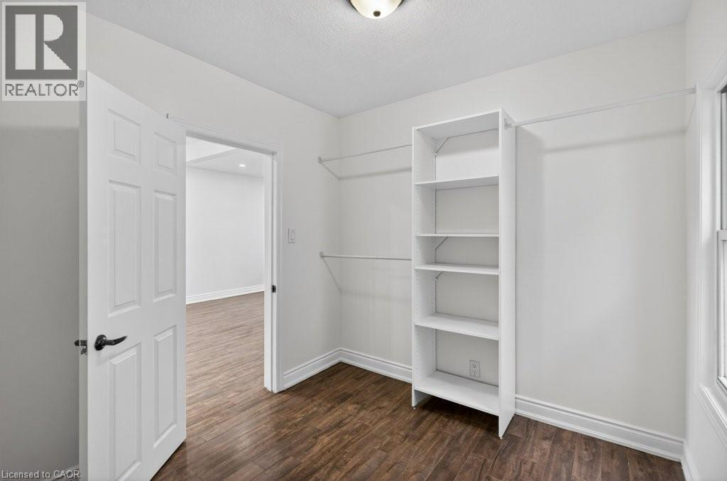299 Britannia Avenue, Hamilton, ON - Indoor