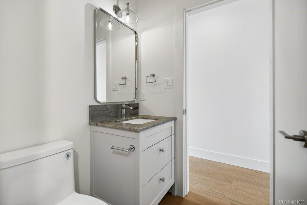 D-875 Grumman Pl, Comox, BC