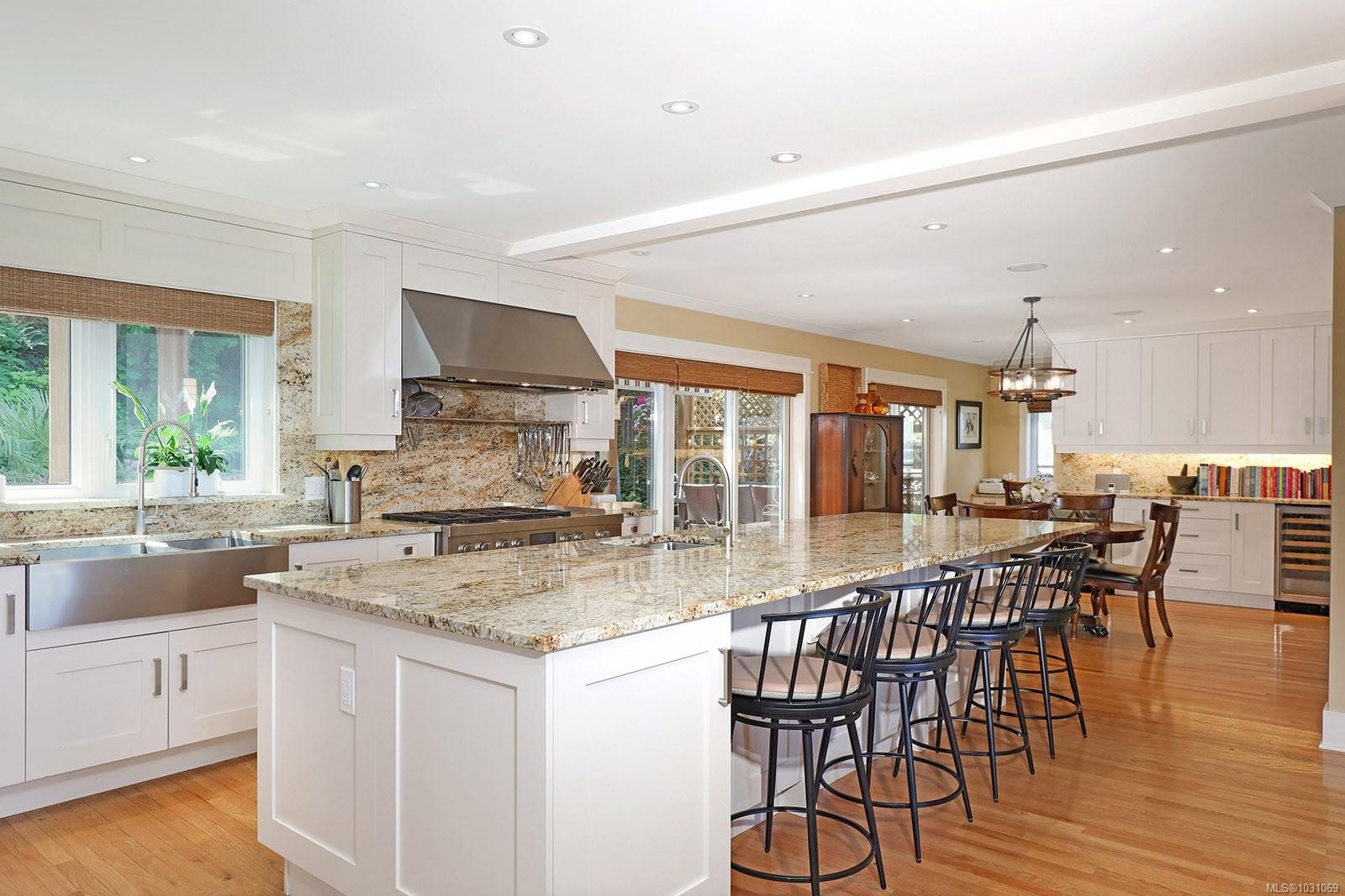 450 Judges Row, Qualicum Beach, BC