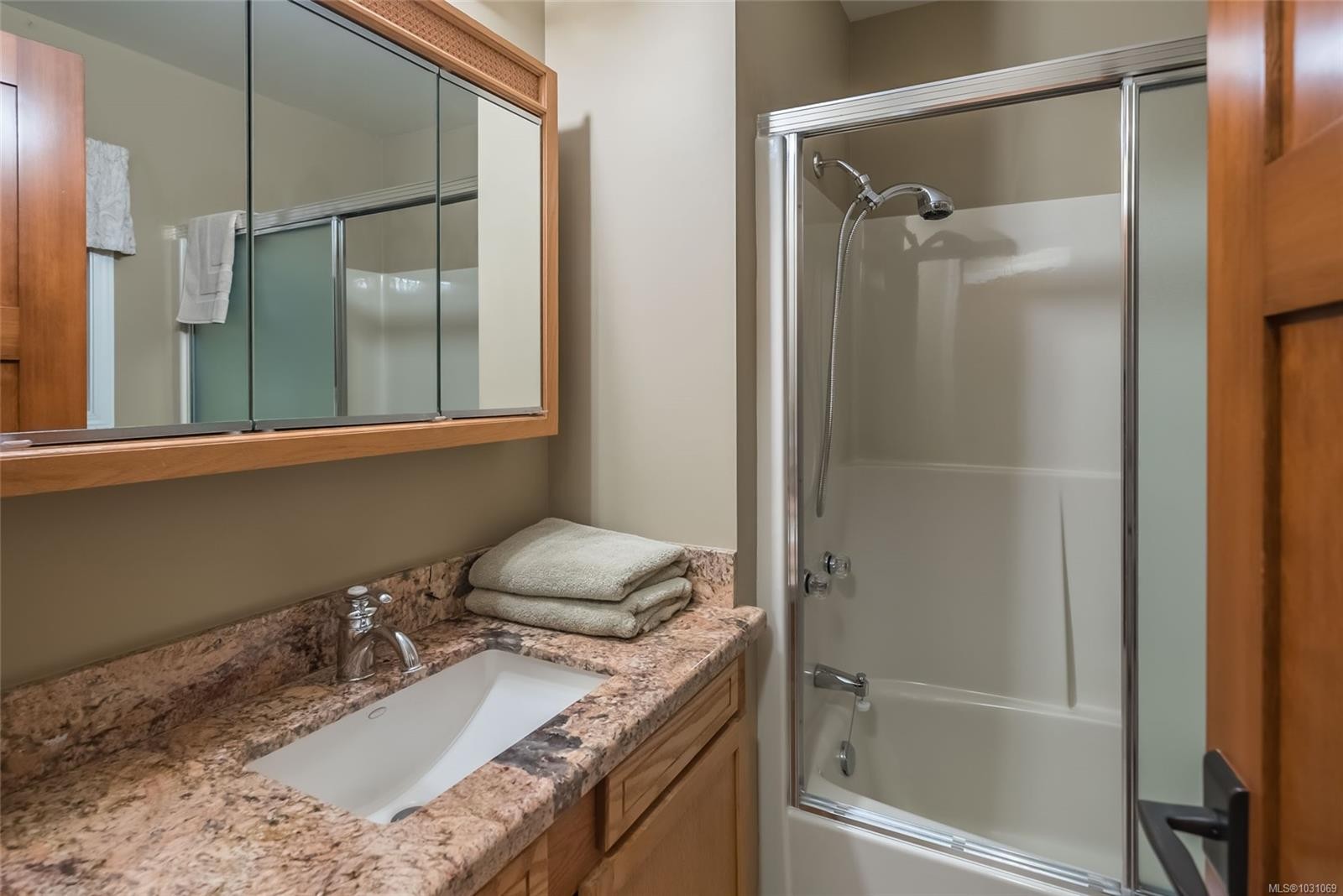 450 Judges Row, Qualicum Beach, BC