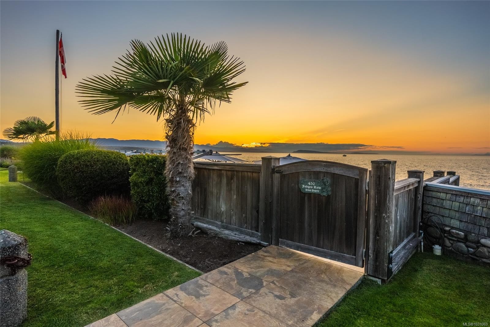 450 Judges Row, Qualicum Beach, BC