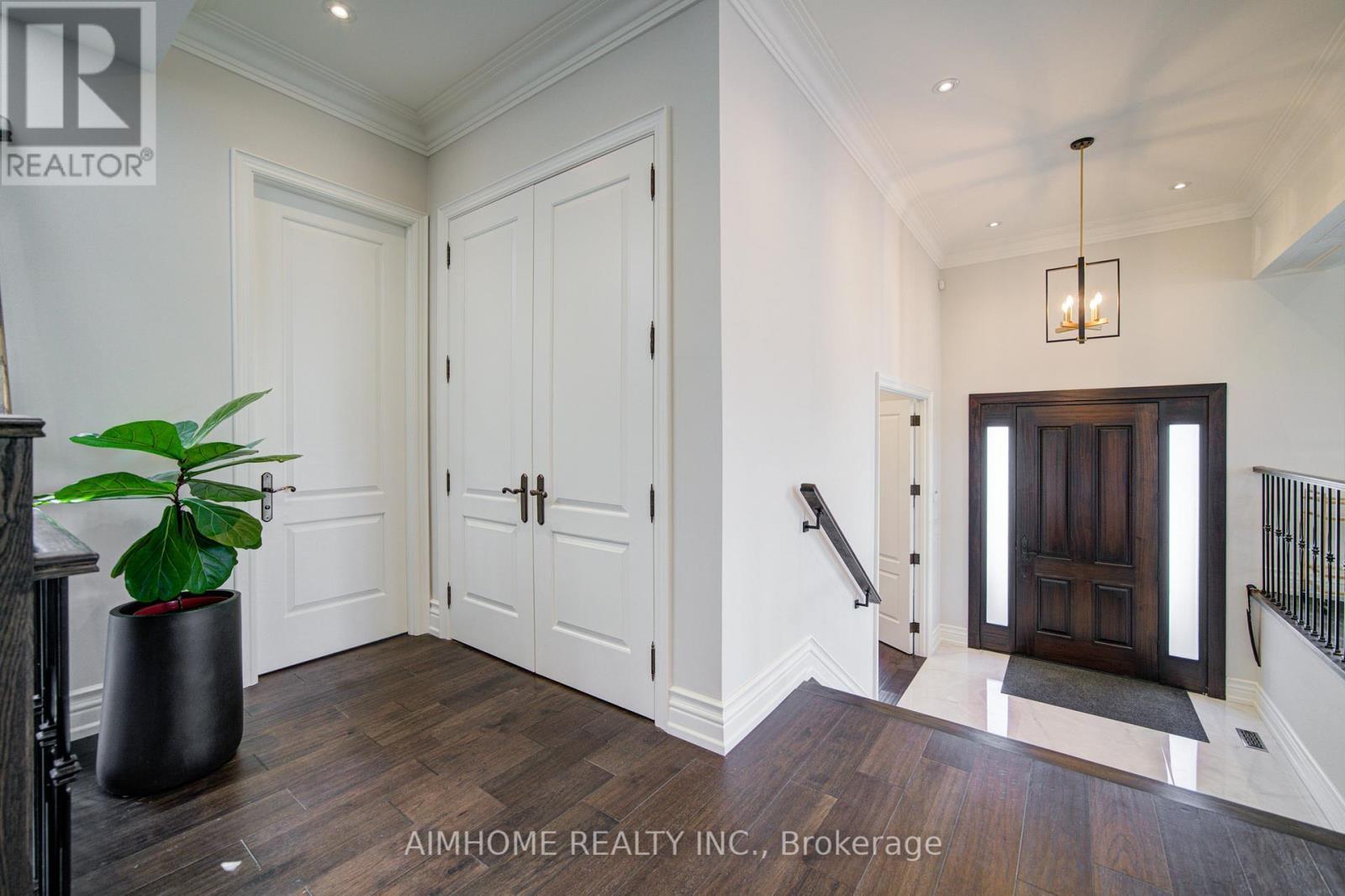 212 Sussex Avenue, Richmond Hill, ON - Indoor Photo Showing Other Room