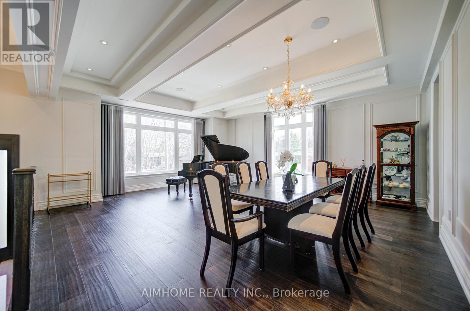 212 Sussex Avenue, Richmond Hill, ON - Indoor Photo Showing Dining Room