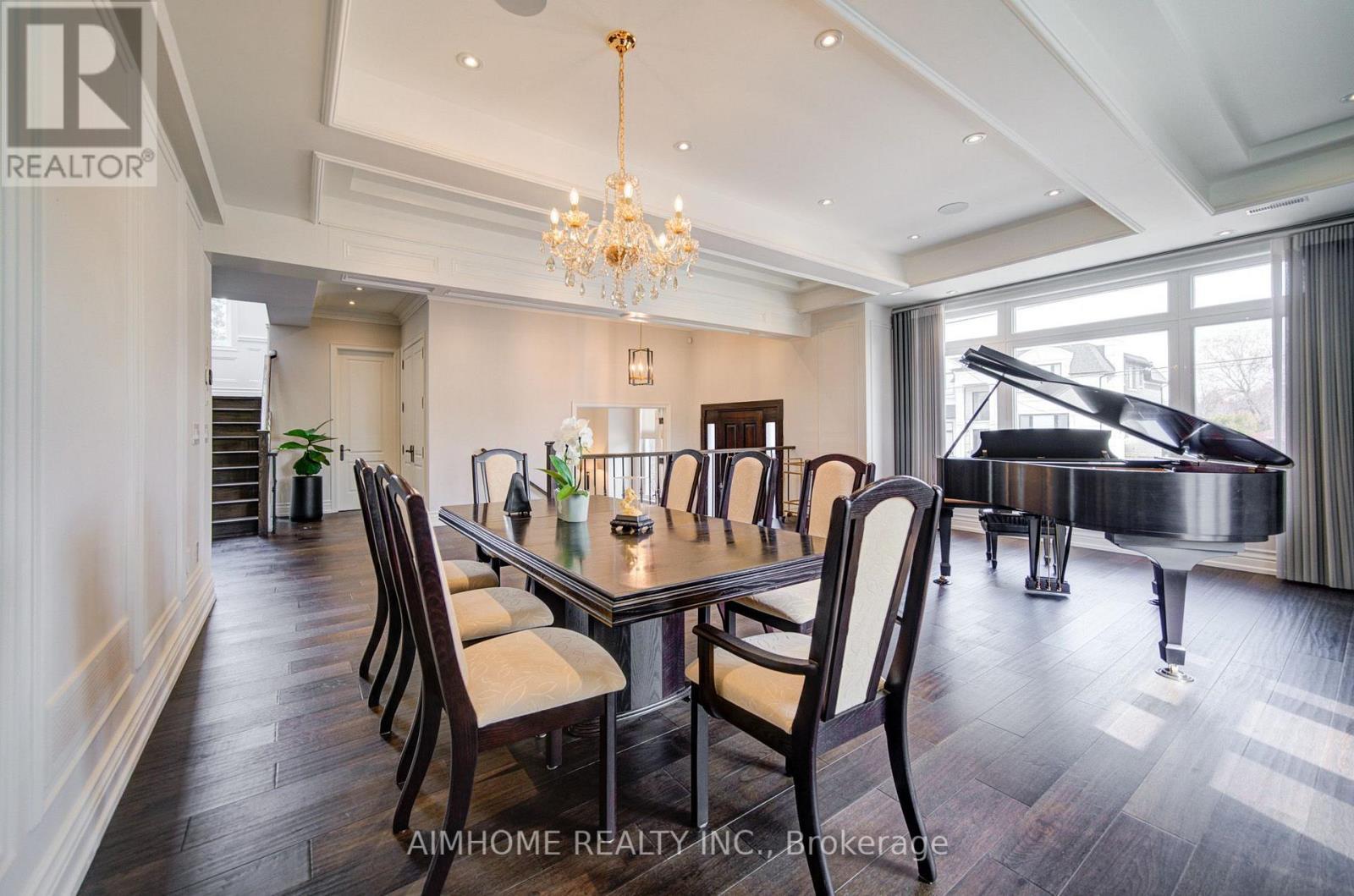 212 Sussex Avenue, Richmond Hill, ON - Indoor Photo Showing Dining Room