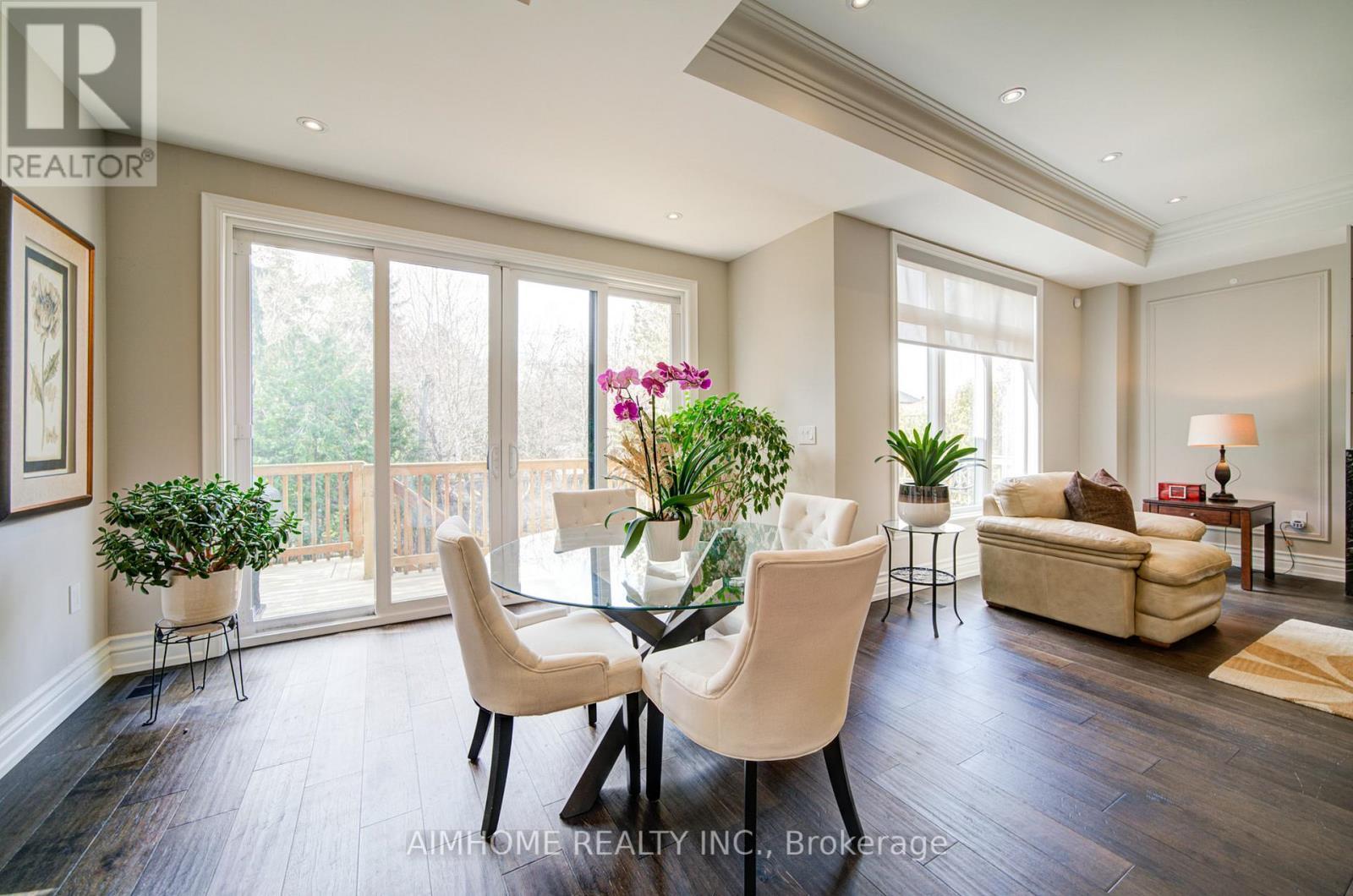 212 Sussex Avenue, Richmond Hill, ON - Indoor