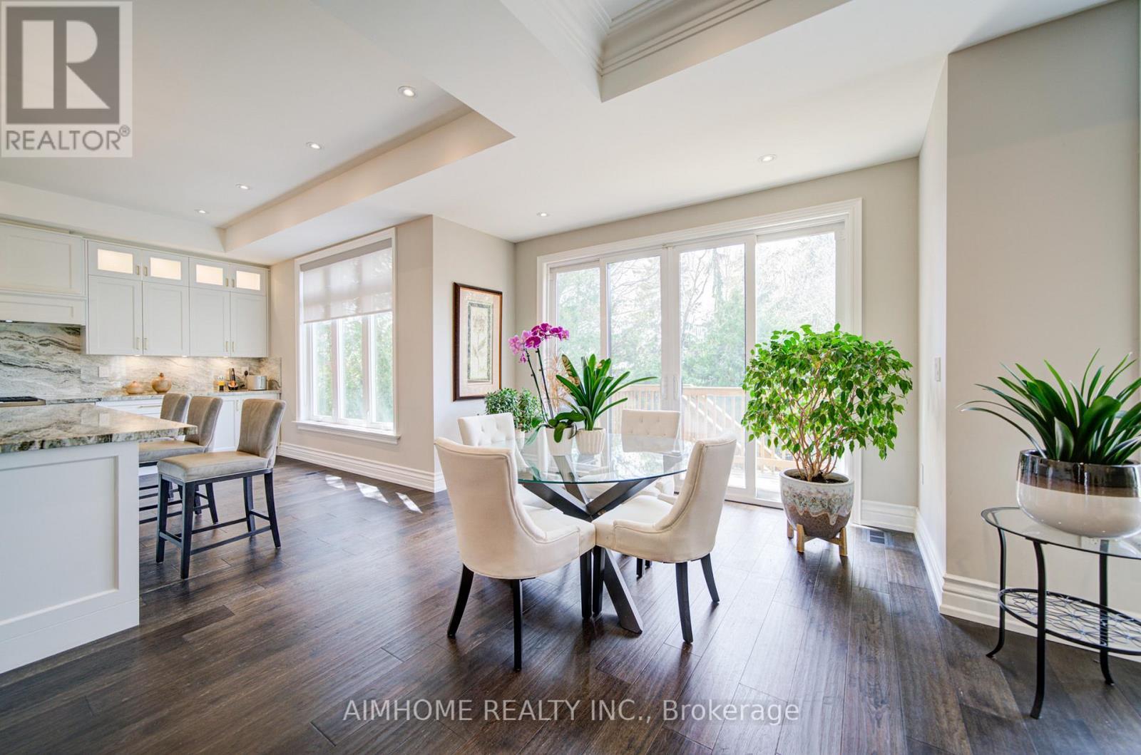 212 Sussex Avenue, Richmond Hill, ON - Indoor Photo Showing Dining Room