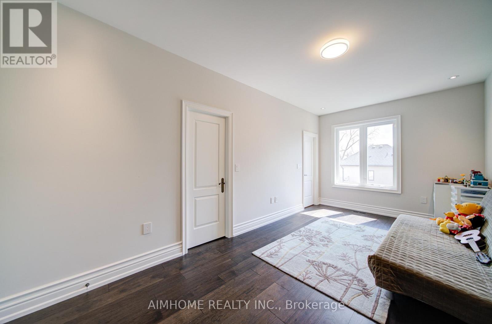 212 Sussex Avenue, Richmond Hill, ON - Indoor Photo Showing Other Room