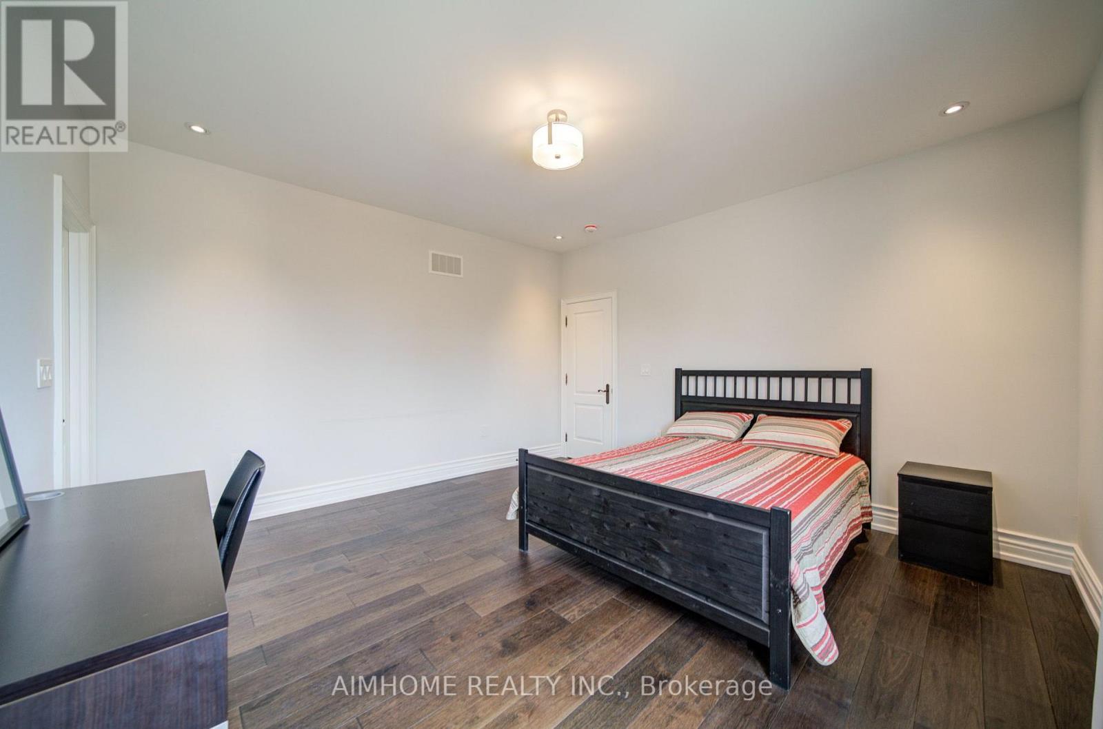 212 Sussex Avenue, Richmond Hill, ON - Indoor Photo Showing Bedroom