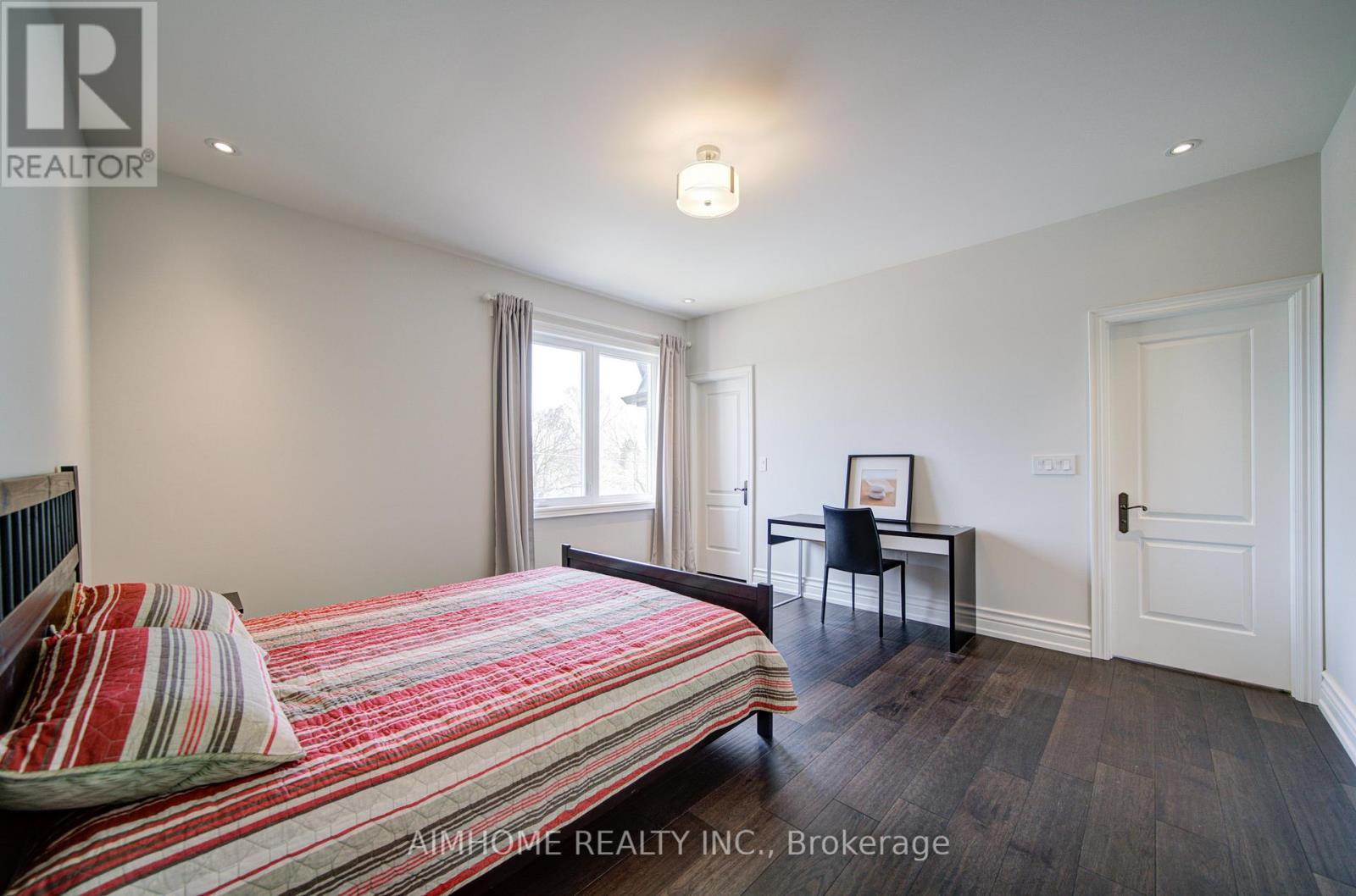 212 Sussex Avenue, Richmond Hill, ON - Indoor Photo Showing Bedroom