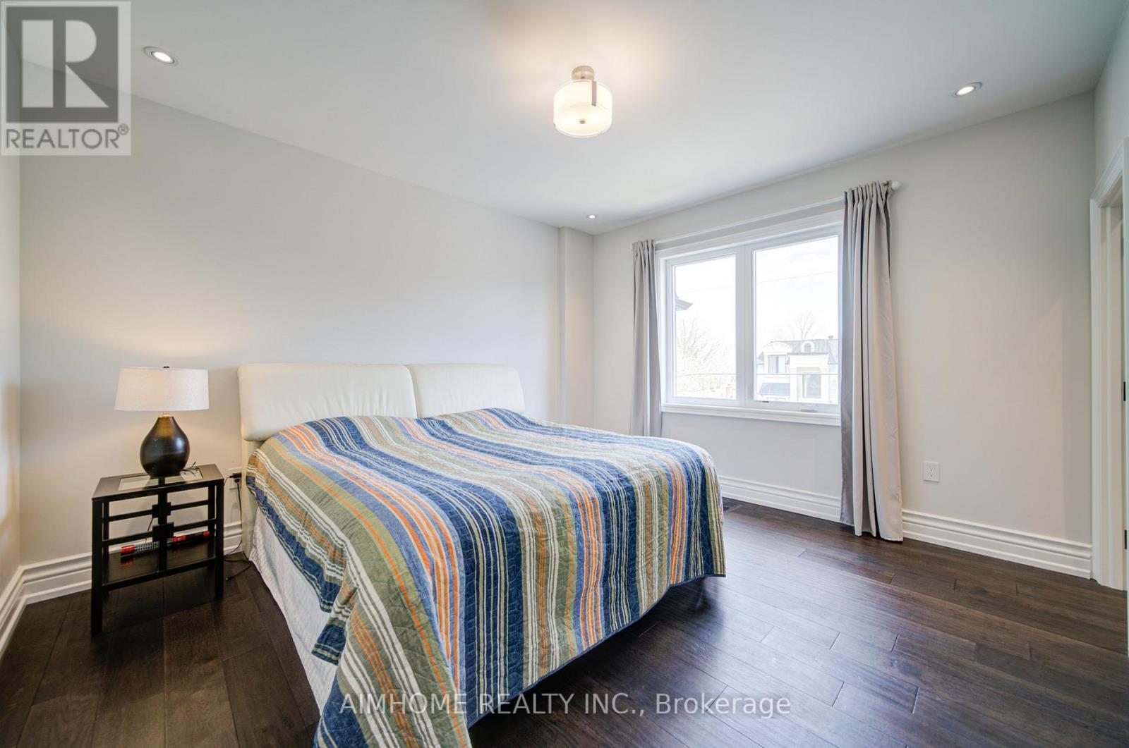 212 Sussex Avenue, Richmond Hill, ON - Indoor Photo Showing Bedroom