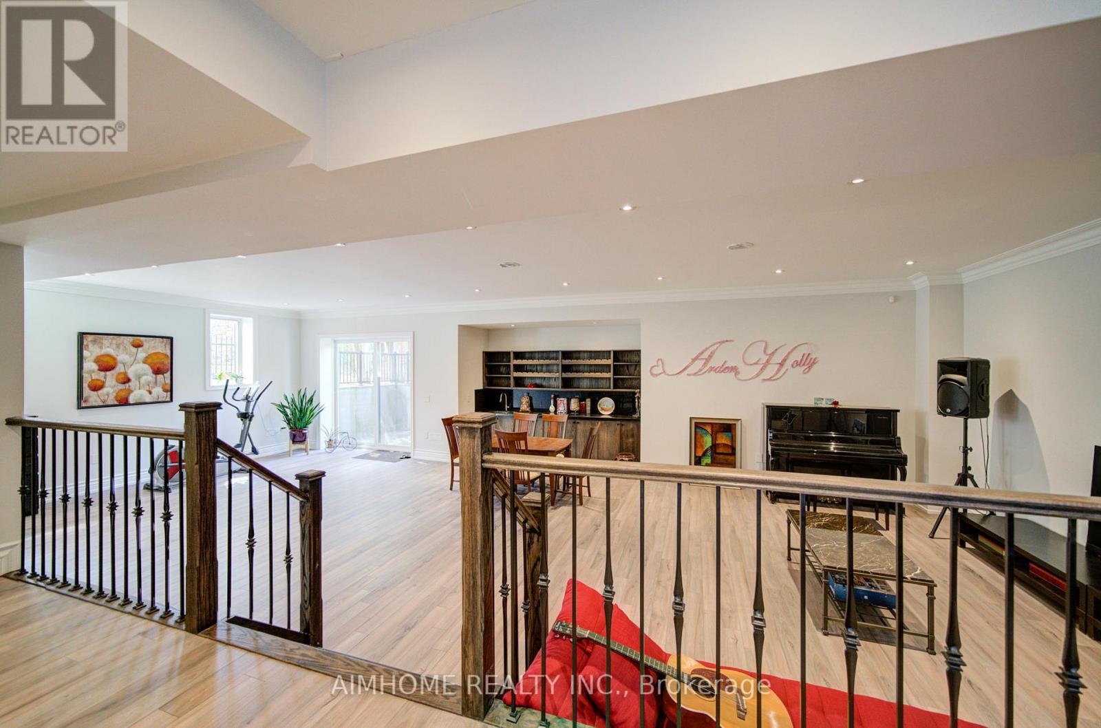 212 Sussex Avenue, Richmond Hill, ON - Indoor Photo Showing Other Room