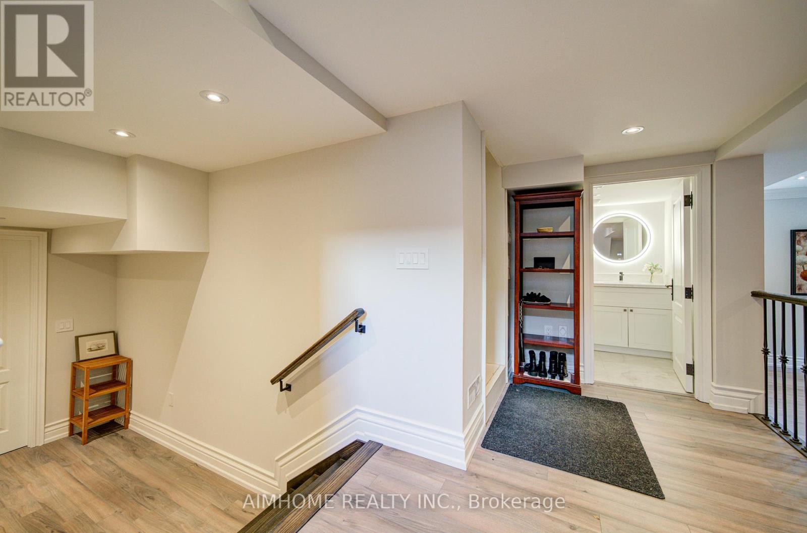 212 Sussex Avenue, Richmond Hill, ON - Indoor Photo Showing Other Room