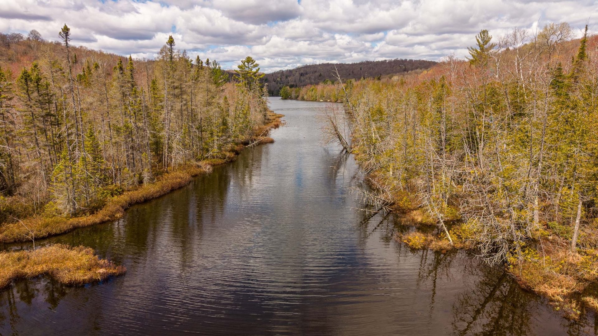 Bord de l'eau - 255E Avenue, Saint-Hippolyte, QC